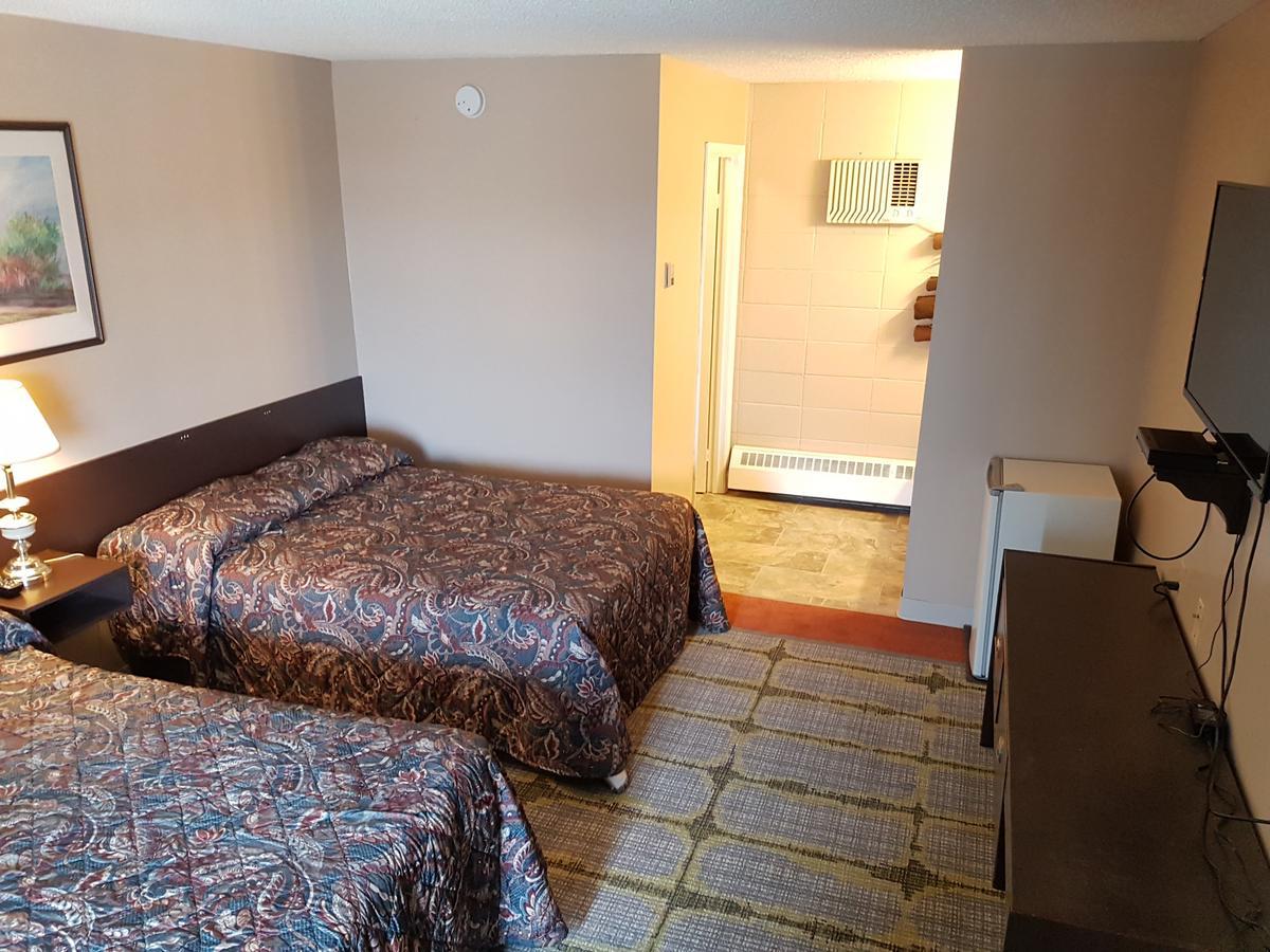Alaskan Motel Fox Creek エクステリア 写真